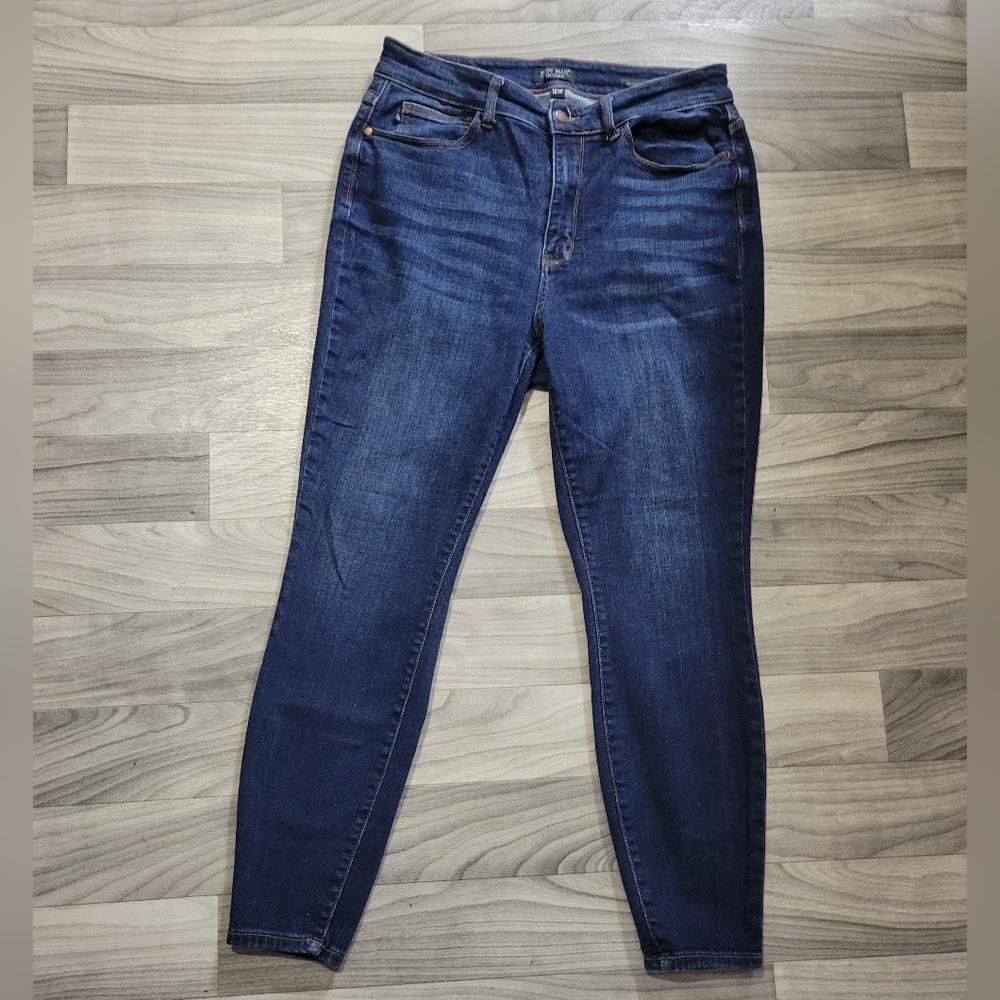 Judy Blue Skinny Fit Jeans - Picture 4 of 5